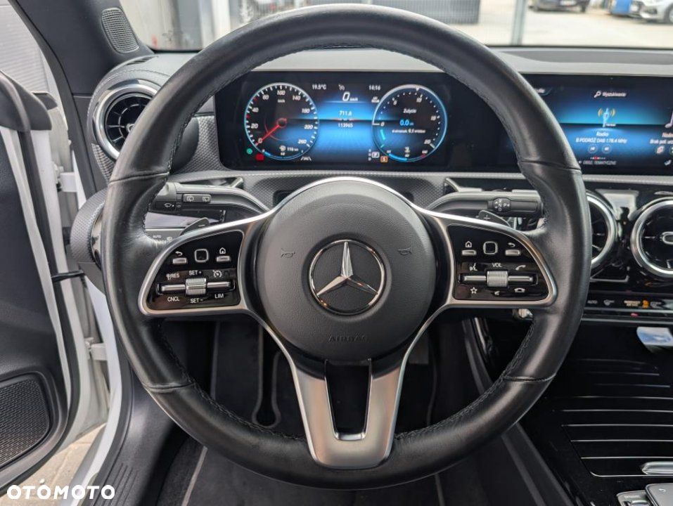 Mercedes-Benz CLA - 16