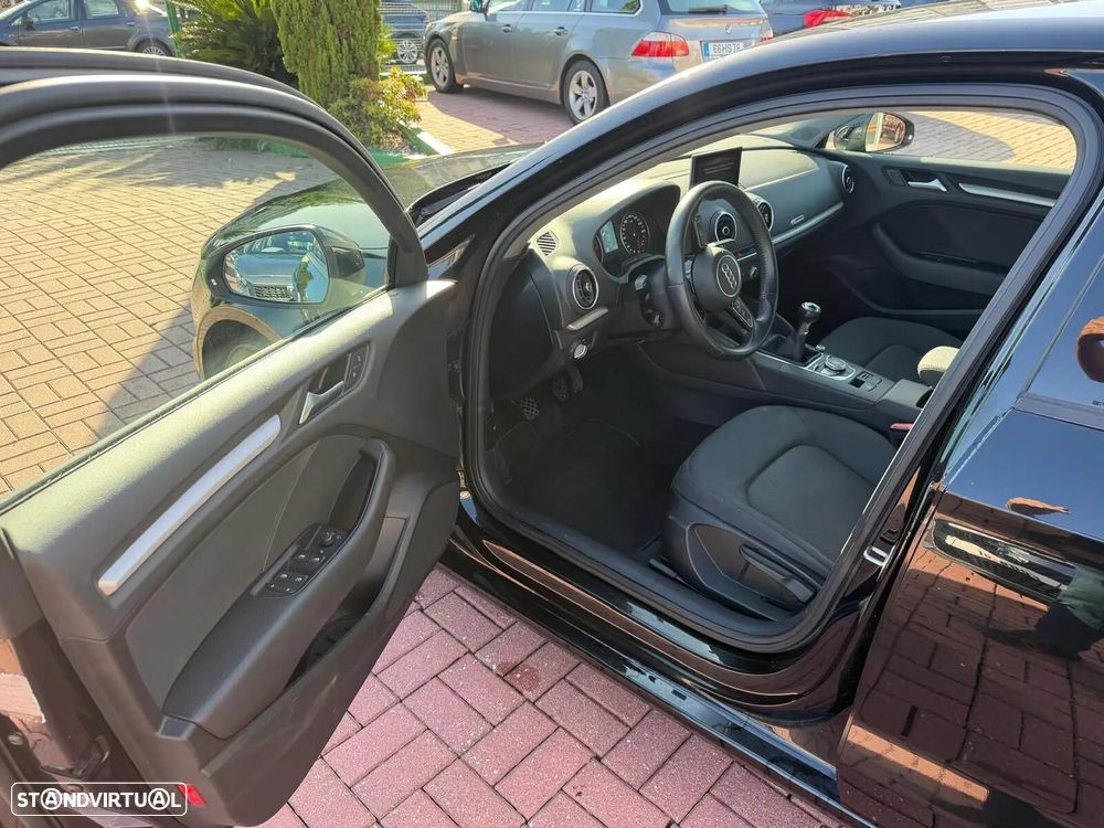 Audi A3 Limousine 30 TDI Design - 11