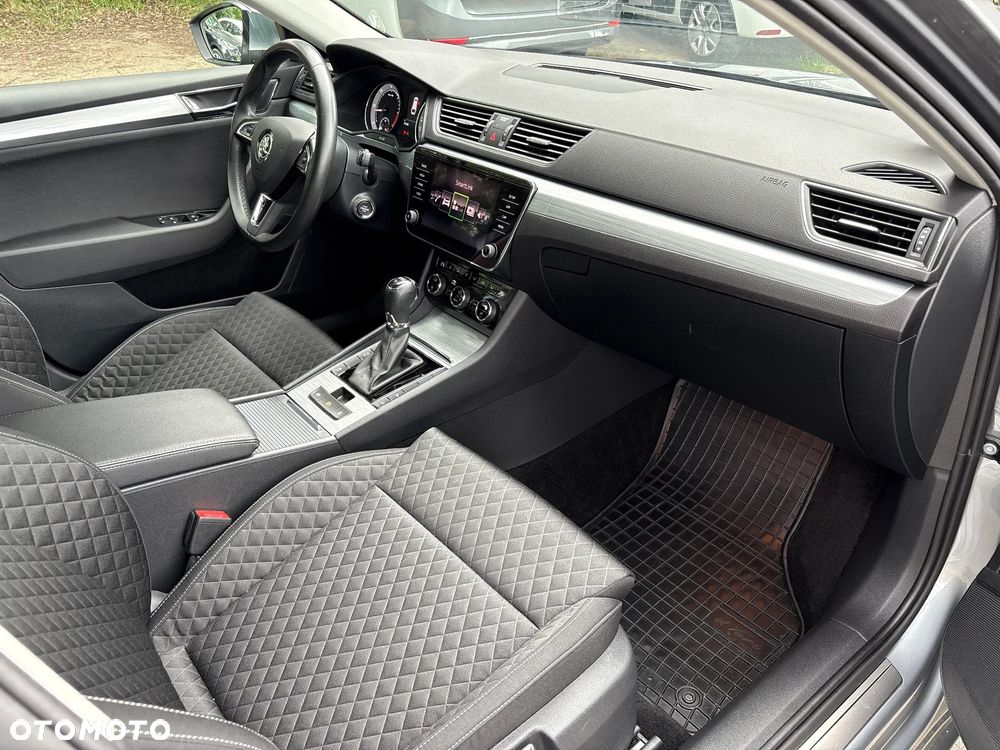 Skoda Superb 2.0 TDI SCR Ambition DSG - 20