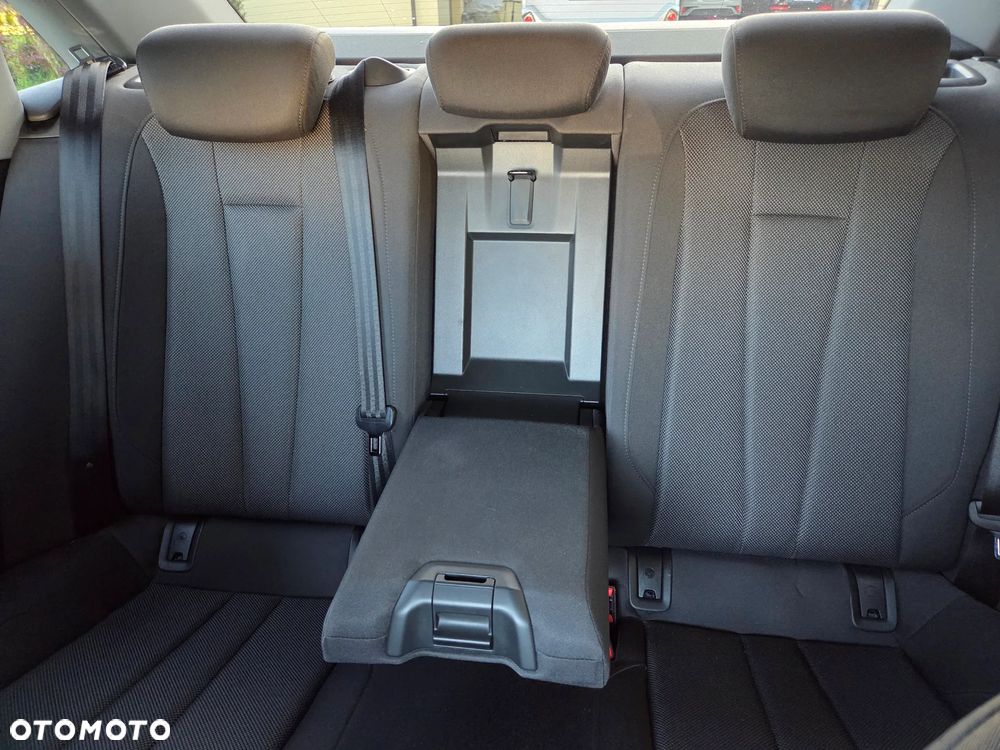 Audi A4 Limousine 35 TFSI mHEV S tronic - 20