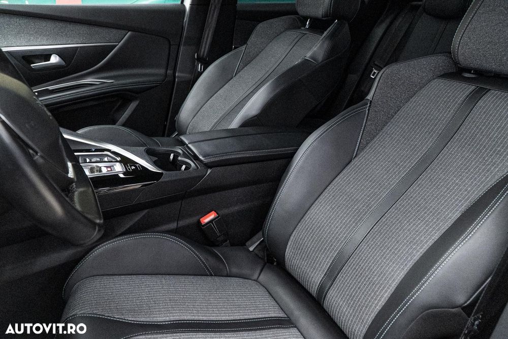 Peugeot 3008 1.2 PureTech Turbo S&S EAT6 Allure - 22