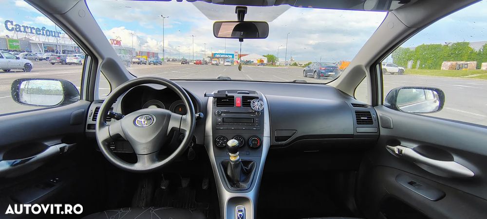 Toyota Auris 1.3 Dual VVT-i Terra - 10