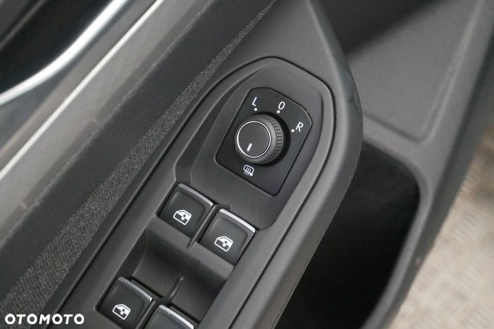 Volkswagen Golf - 24