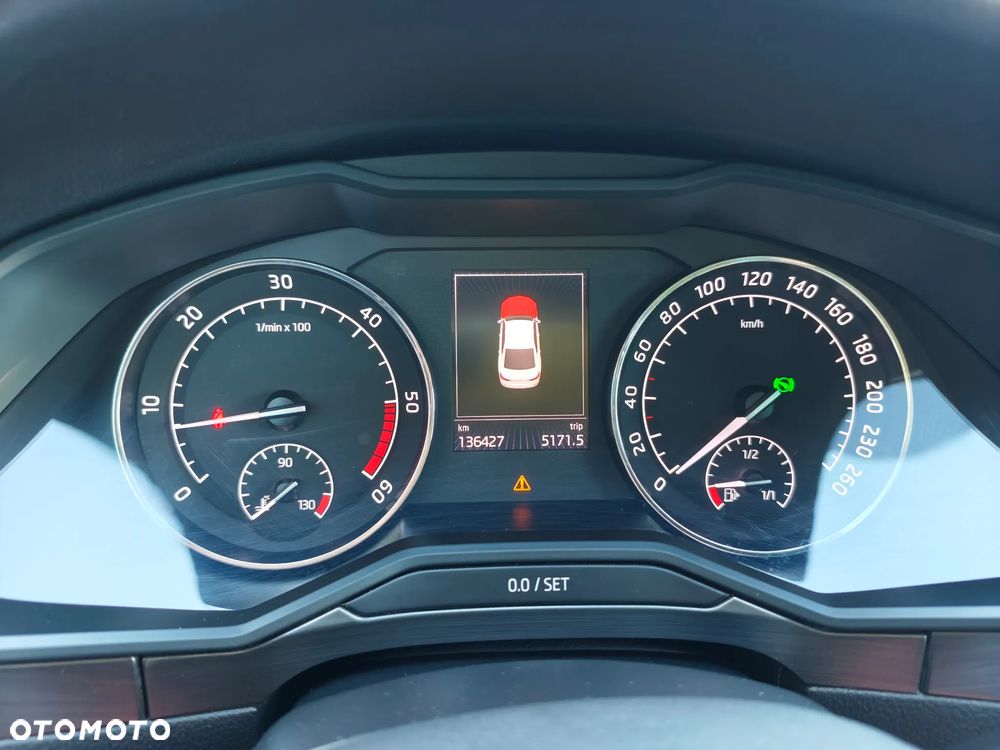 Skoda Superb 2.0 TDI DSG Premium Edition - 17