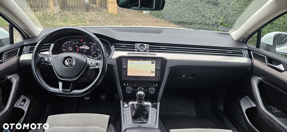 Volkswagen Passat - 27