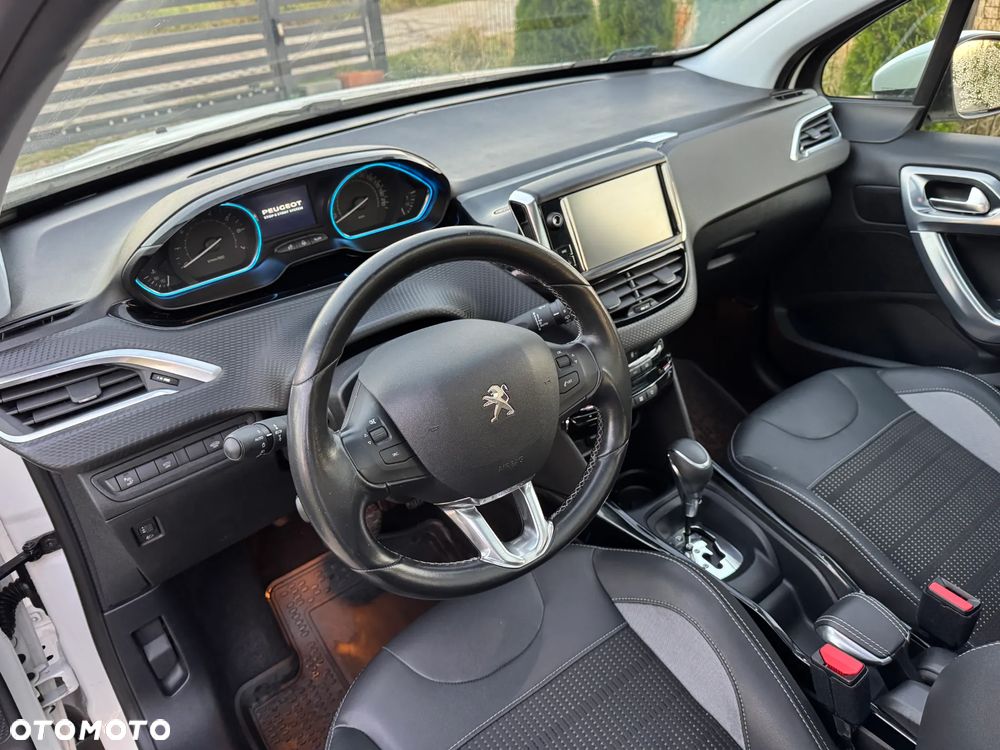 Peugeot 2008 1.2 Pure Tech Allure S&S EAT6 - 18