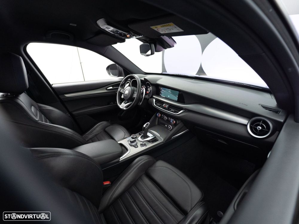 Alfa Romeo Stelvio 2.2 D Sprint Q4 AT8 - 37
