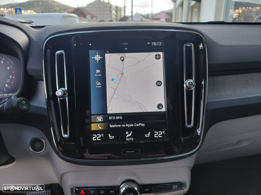 Volvo XC 40 1.5 T2 Plus Dark Auto - 28