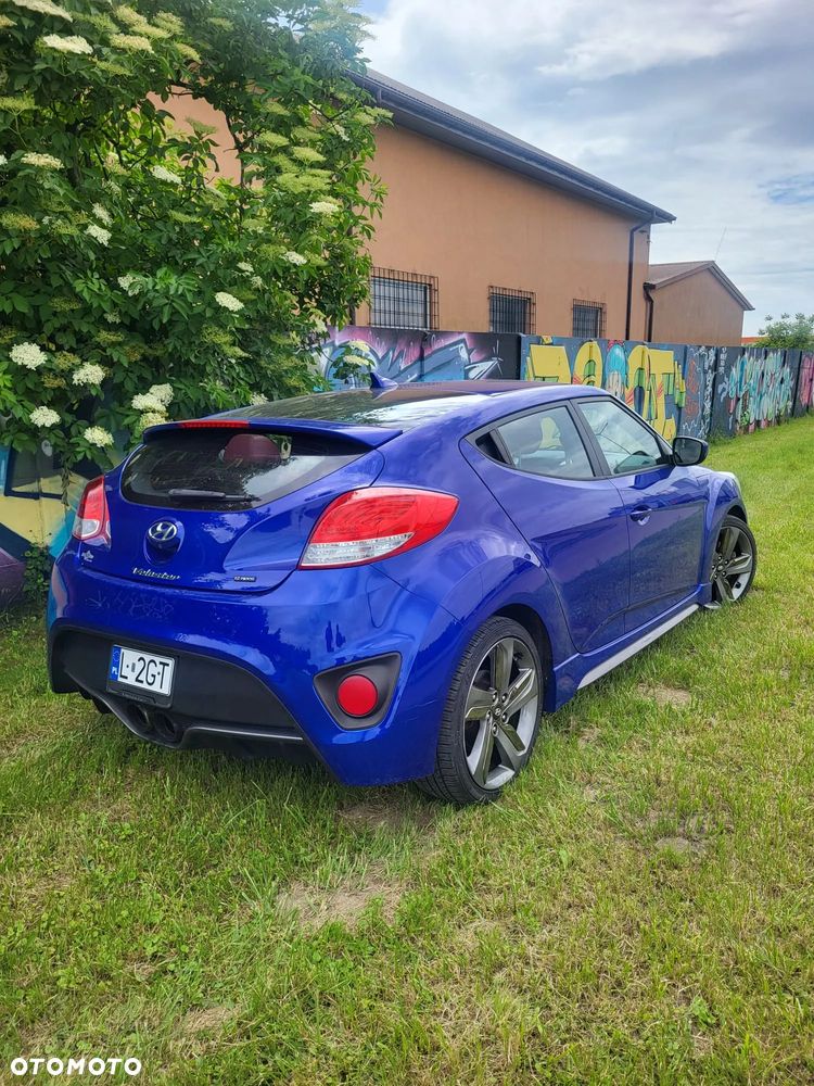 Hyundai Veloster - 4