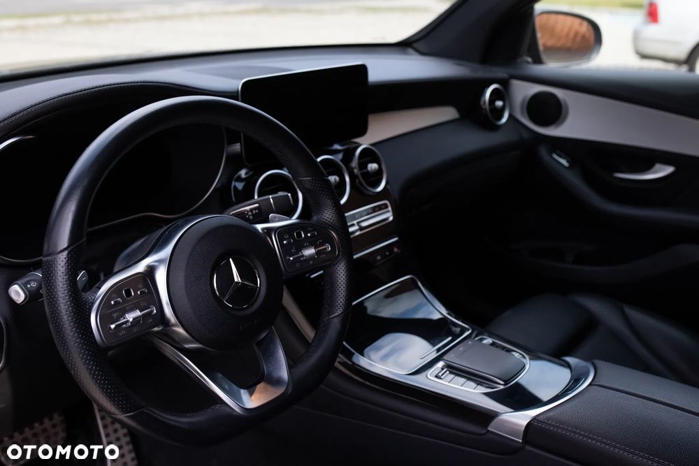 Mercedes-Benz GLC 220 d 4Matic 9G-TRONIC AMG Line Plus - 23