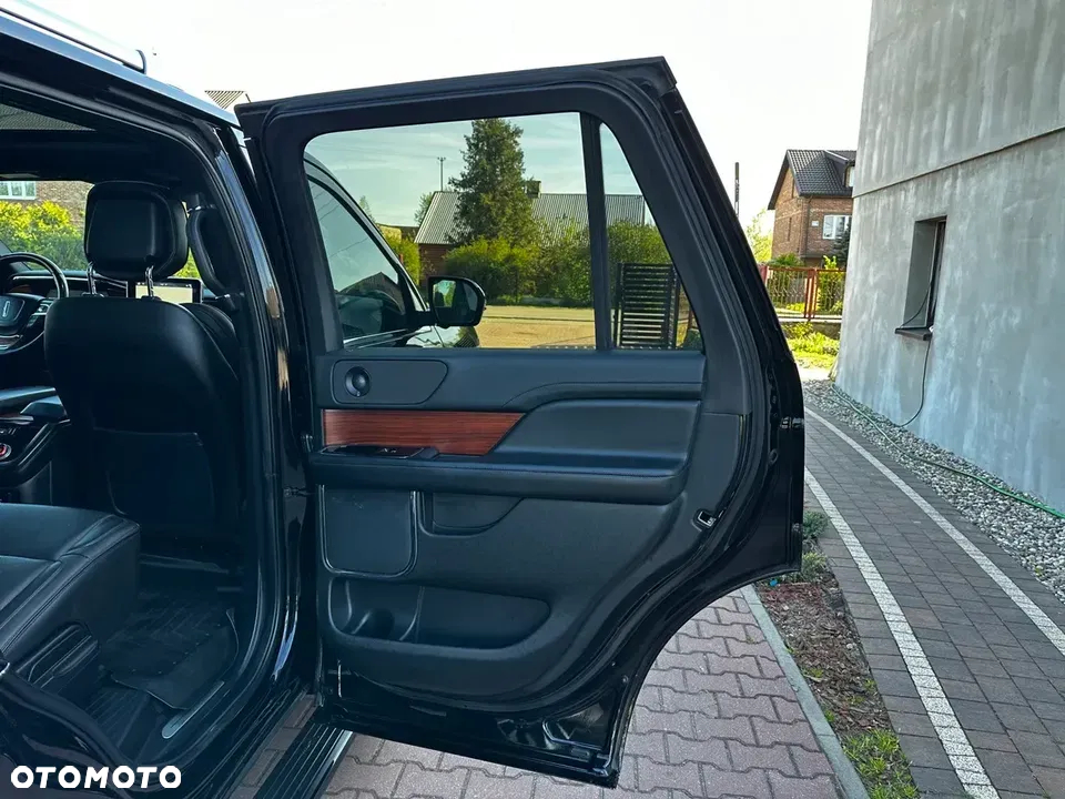 Lincoln Navigator - 36