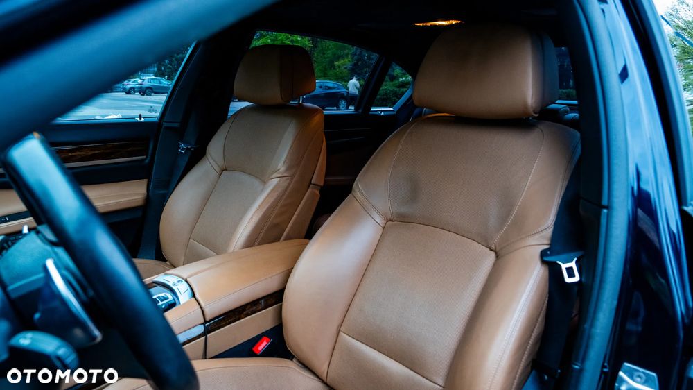 BMW Seria 7 750Li xDrive - 20