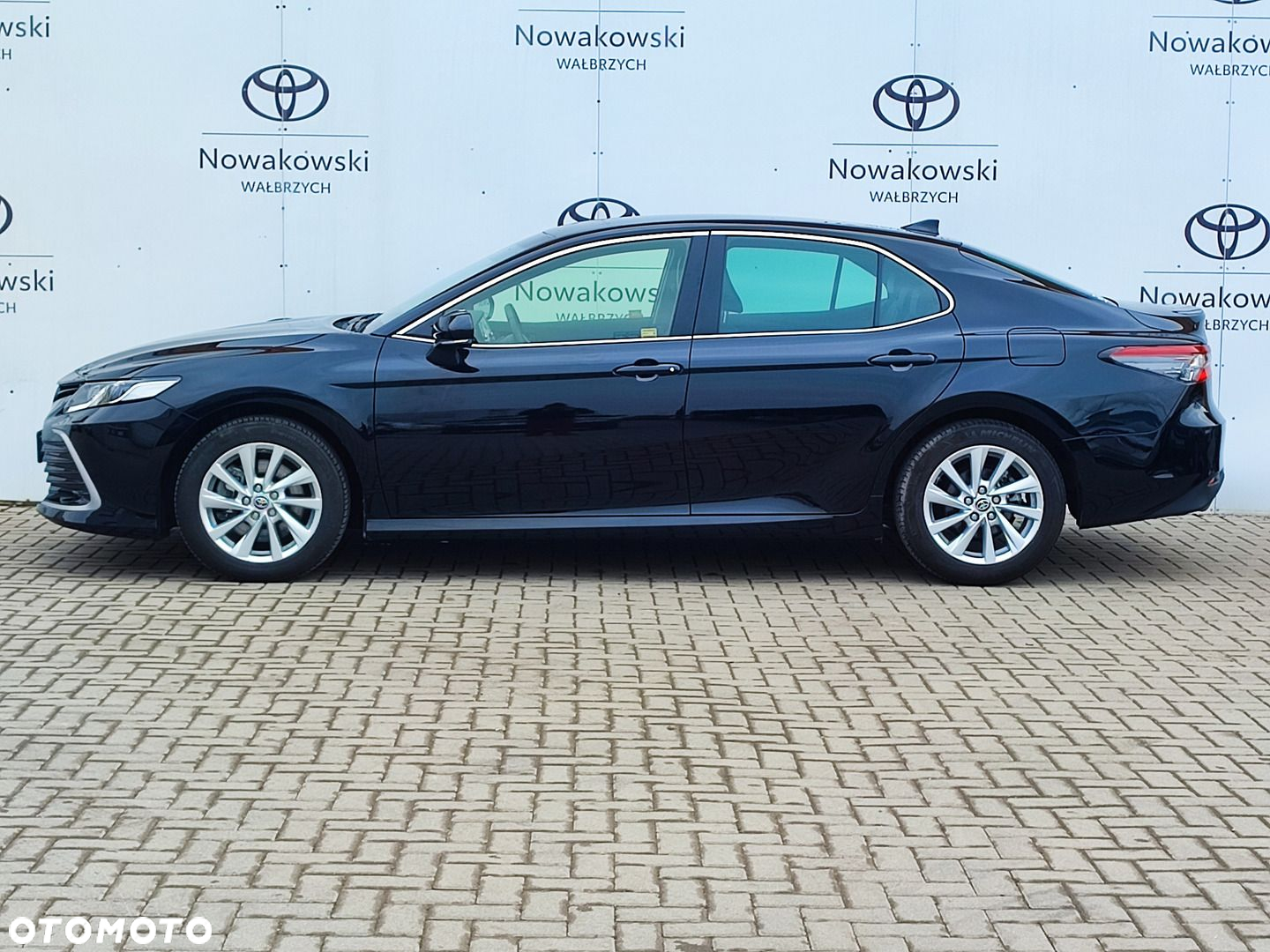 Toyota Camry - 5