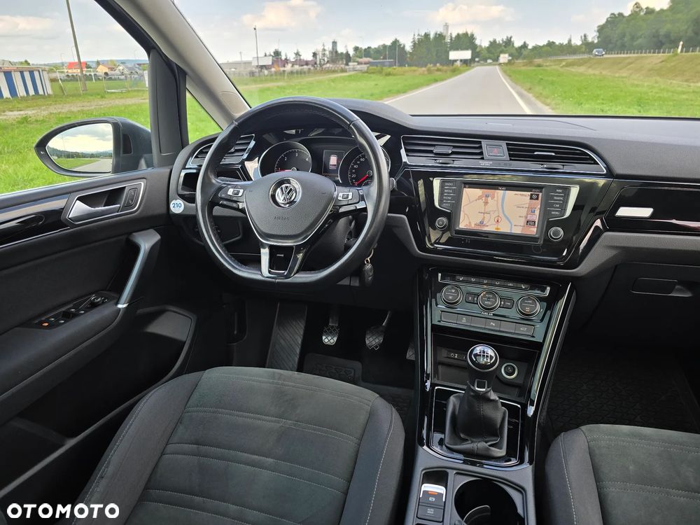 Volkswagen Touran 2.0 TDI SCR Highline - 34