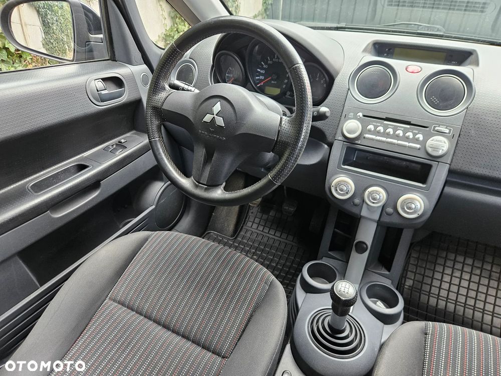 Mitsubishi Colt - 11