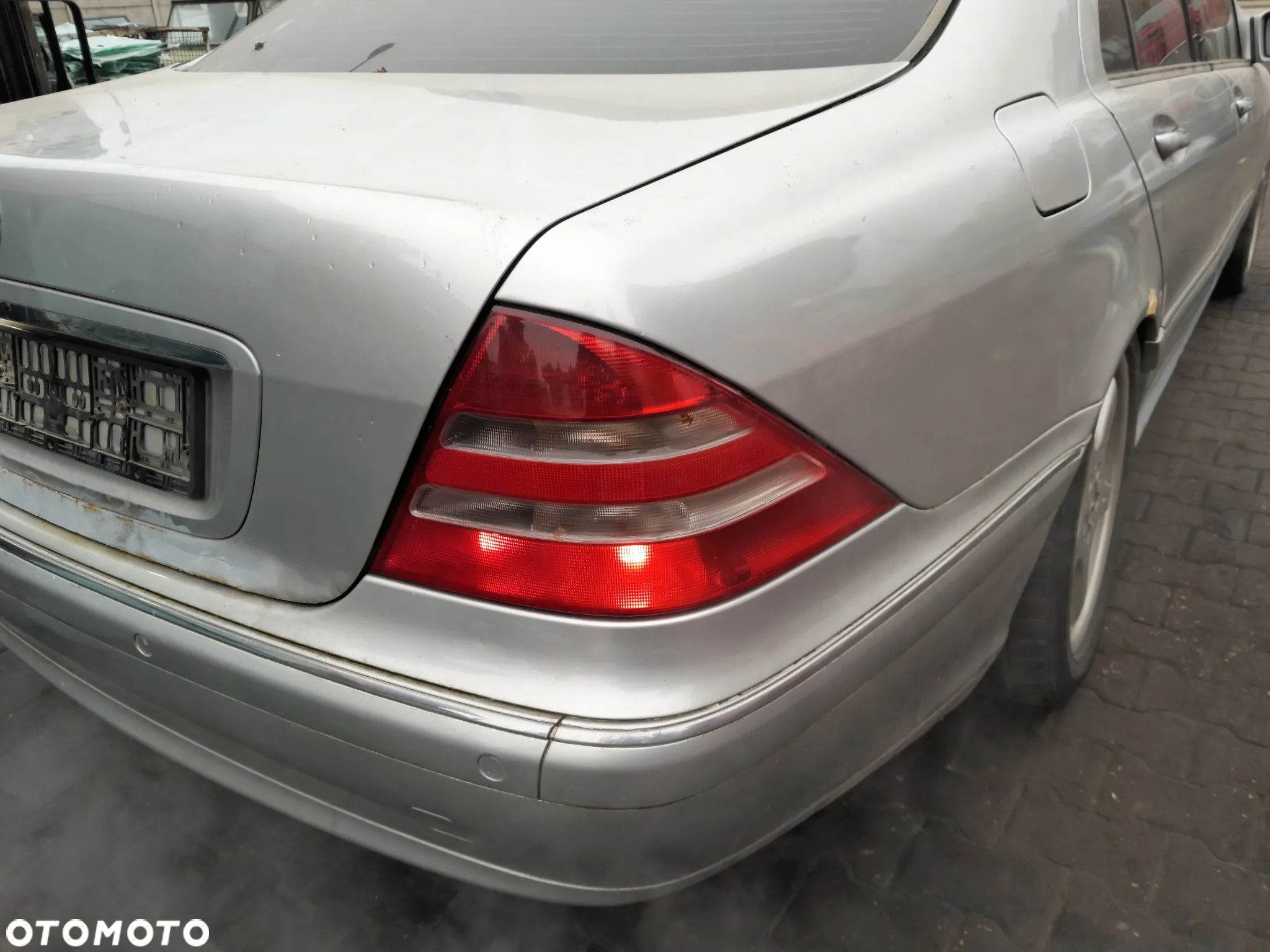 Lampa tylna prawa MERCEDES S W220 98-02r. - 1