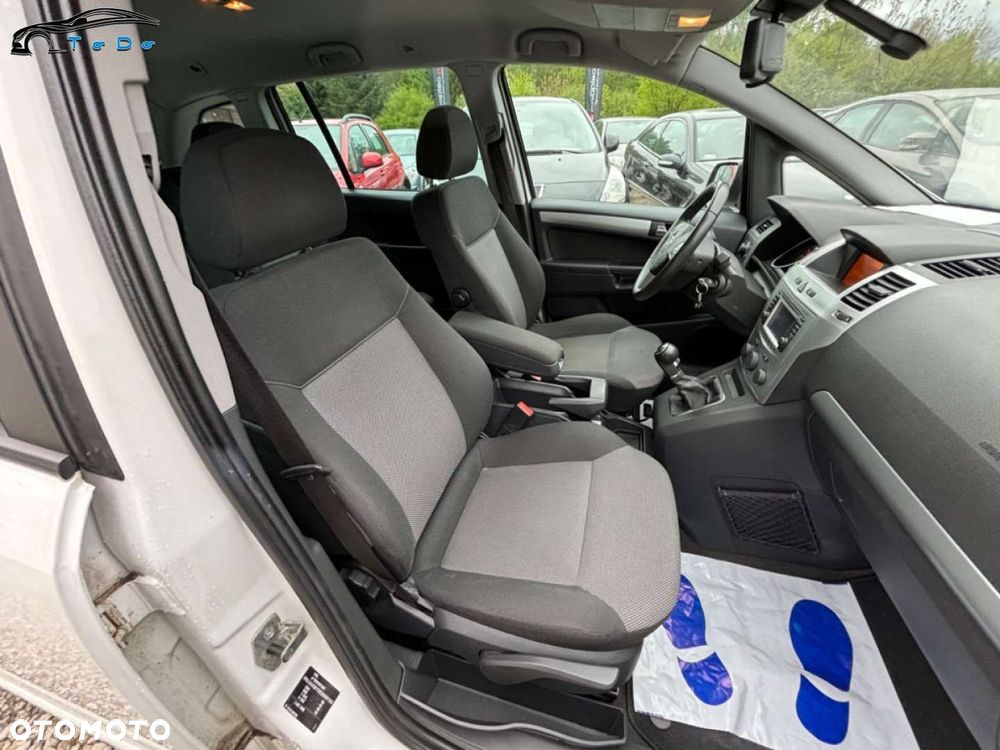 Opel Zafira - 17