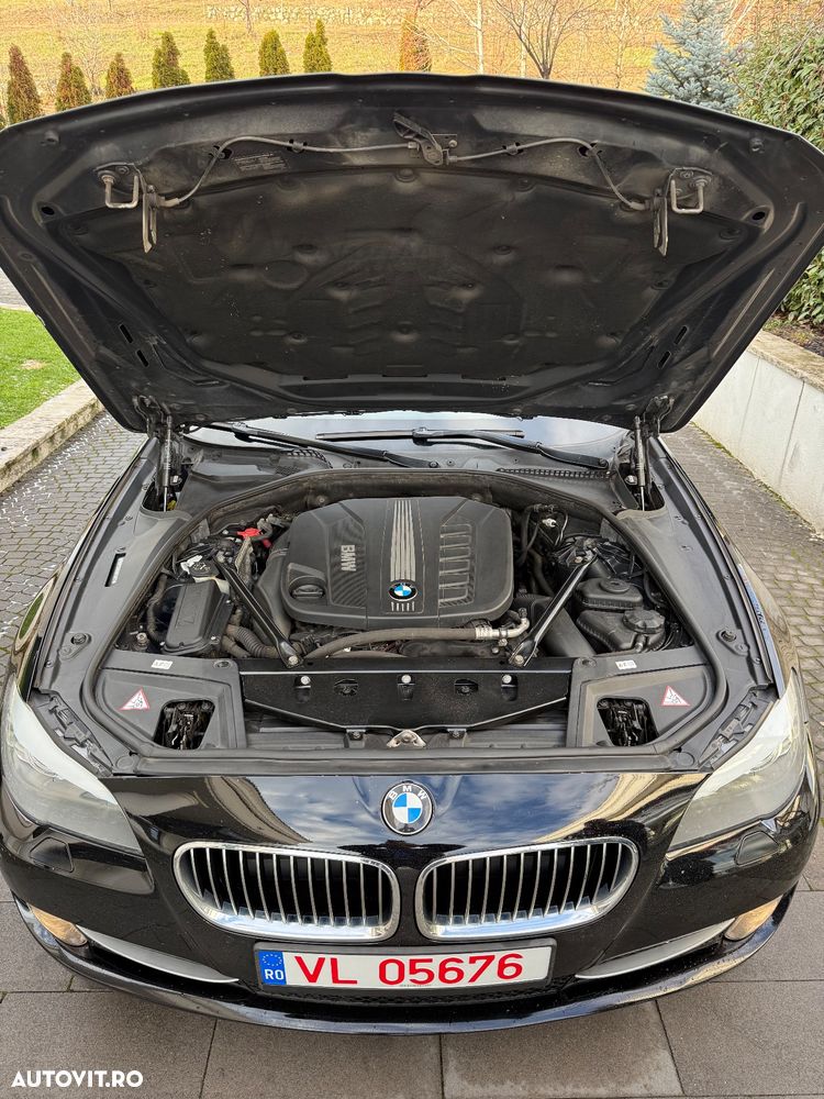 BMW Seria 5 530d xDrive AT - 11