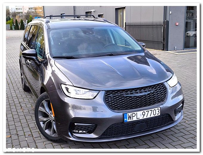 Chrysler Pacifica - 5