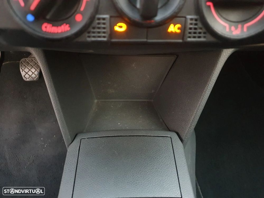 VW Polo 1.2 Confortline AC - 16