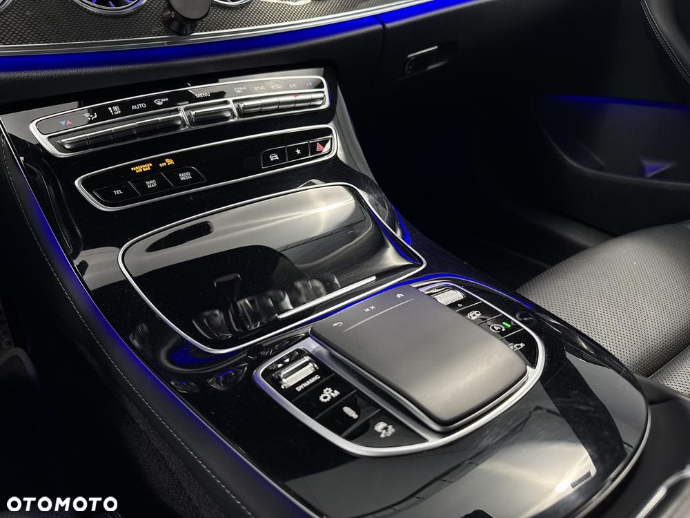 Mercedes-Benz Klasa E AMG 53 4-Matic+ 9G-TRONIC - 21