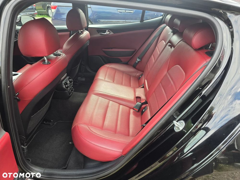 Kia Stinger - 31
