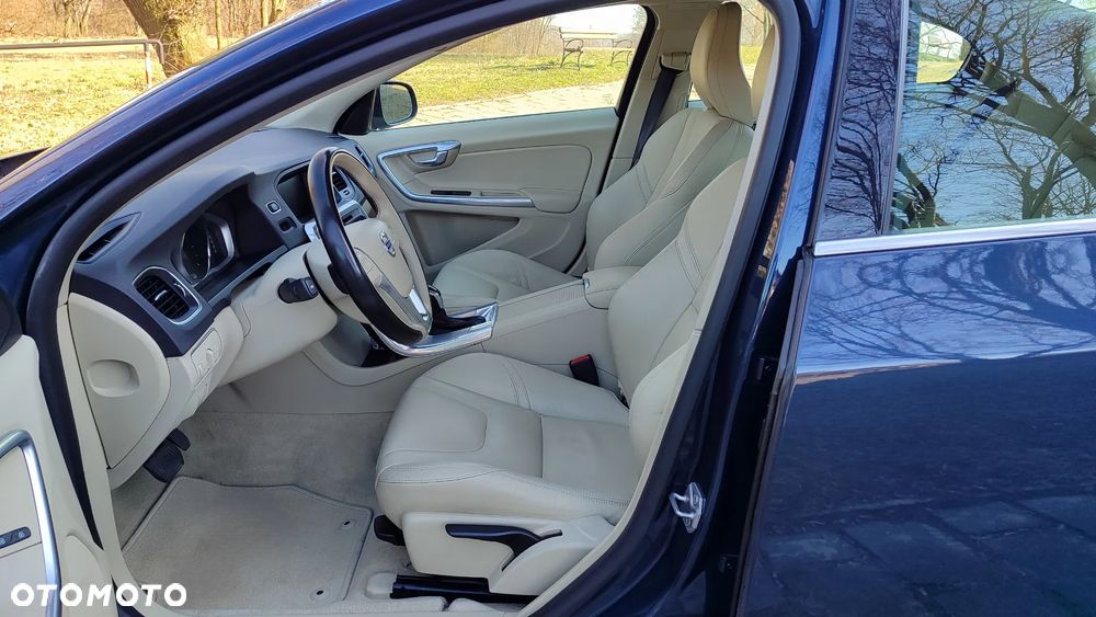 Volvo S60 D4 Drive-E Momentum - 17
