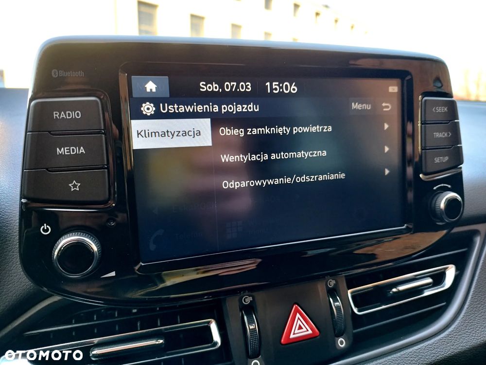 Hyundai i30 1.6 D Comfort DCT - 27