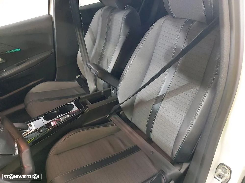 Peugeot e-208 50 kWh Allure - 6
