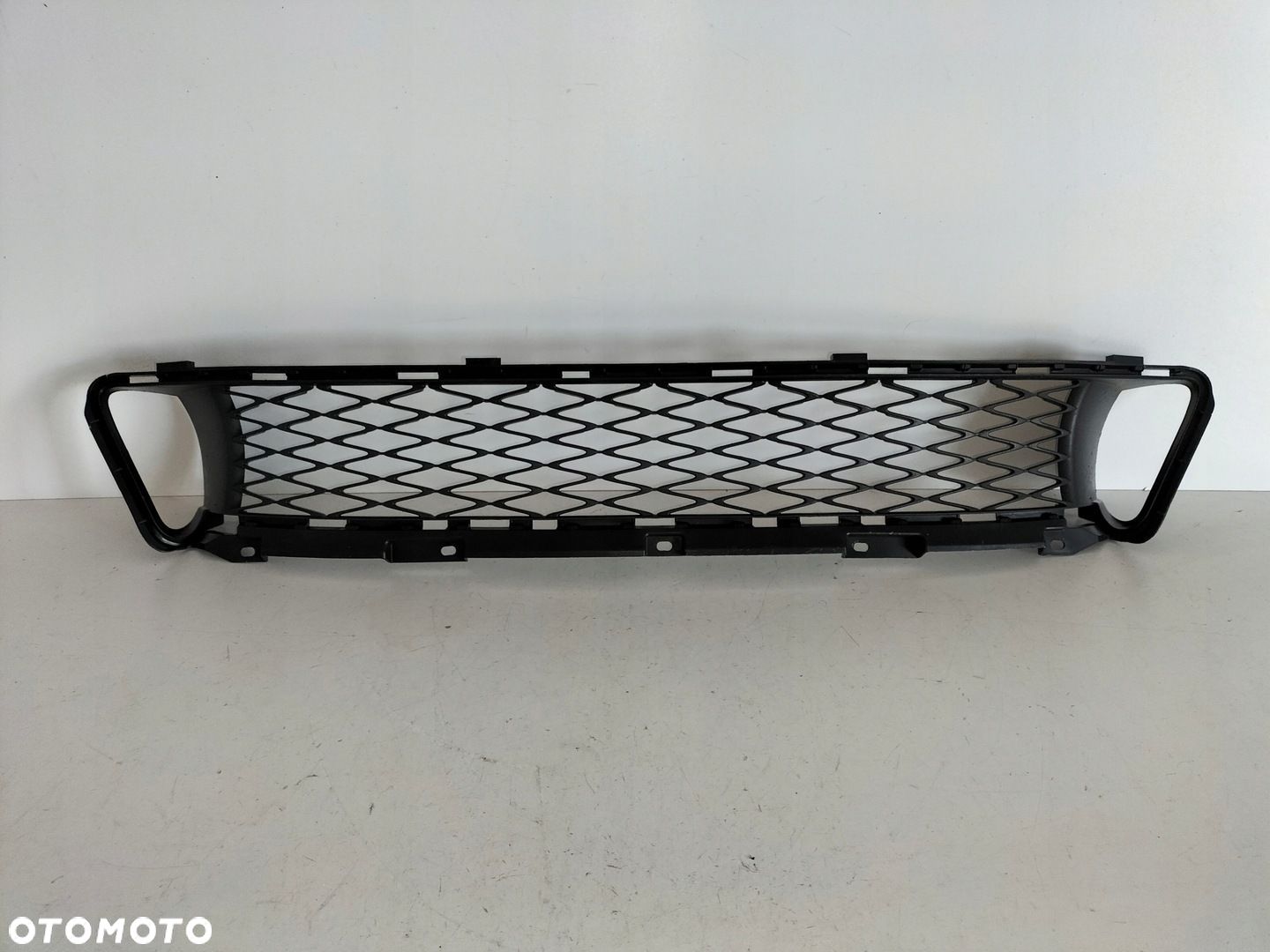 Atrapa kratka zderzaka przód środkowa LEXUS IS250 11- SPORT - 1