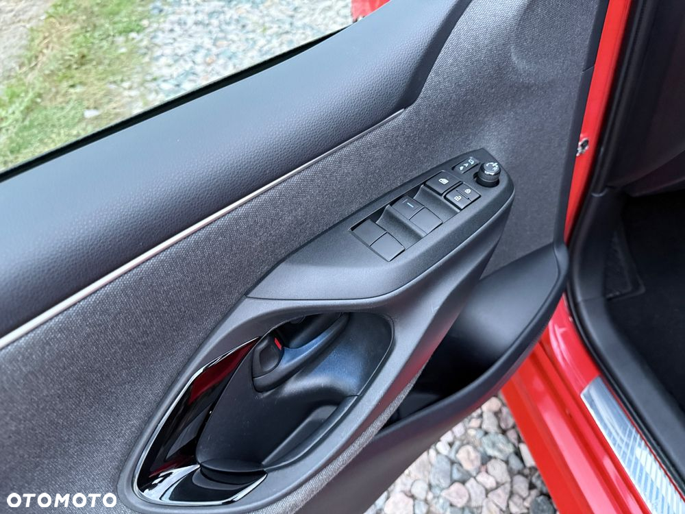 Toyota Yaris Hybrid 100 Premium - 24