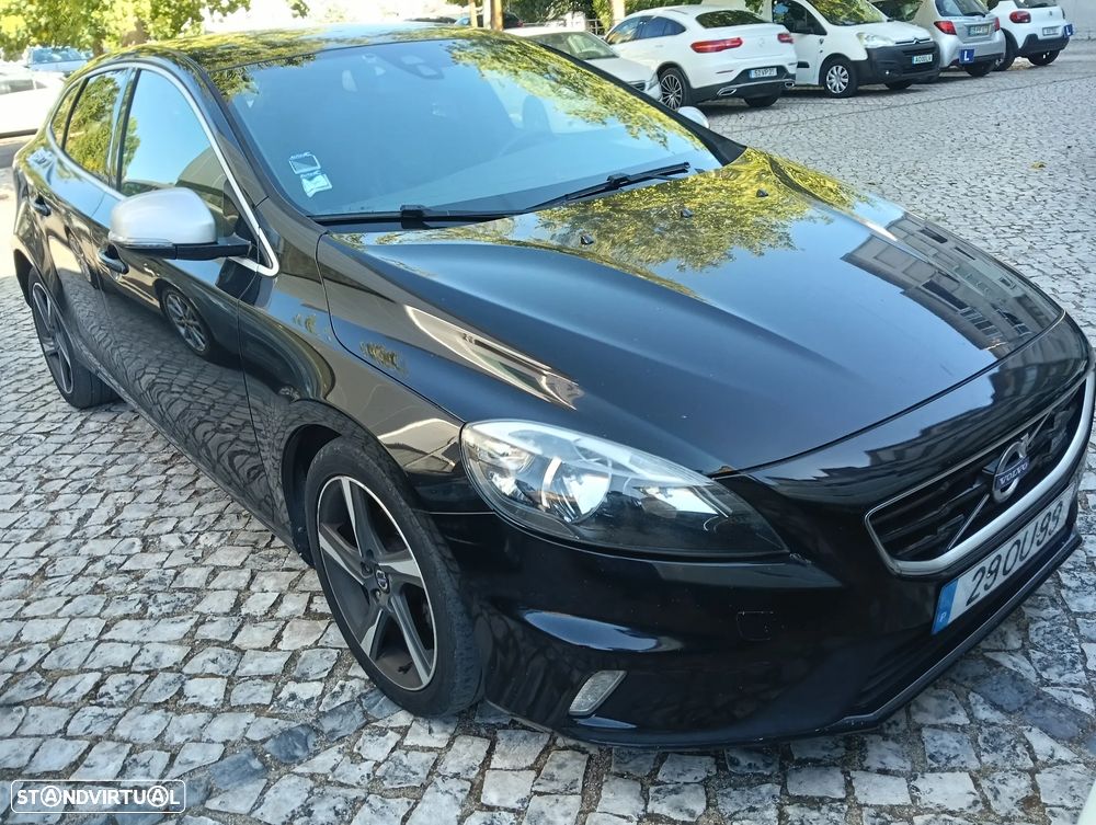 Volvo V40 1.6 D2 R-Design — fotografia 23