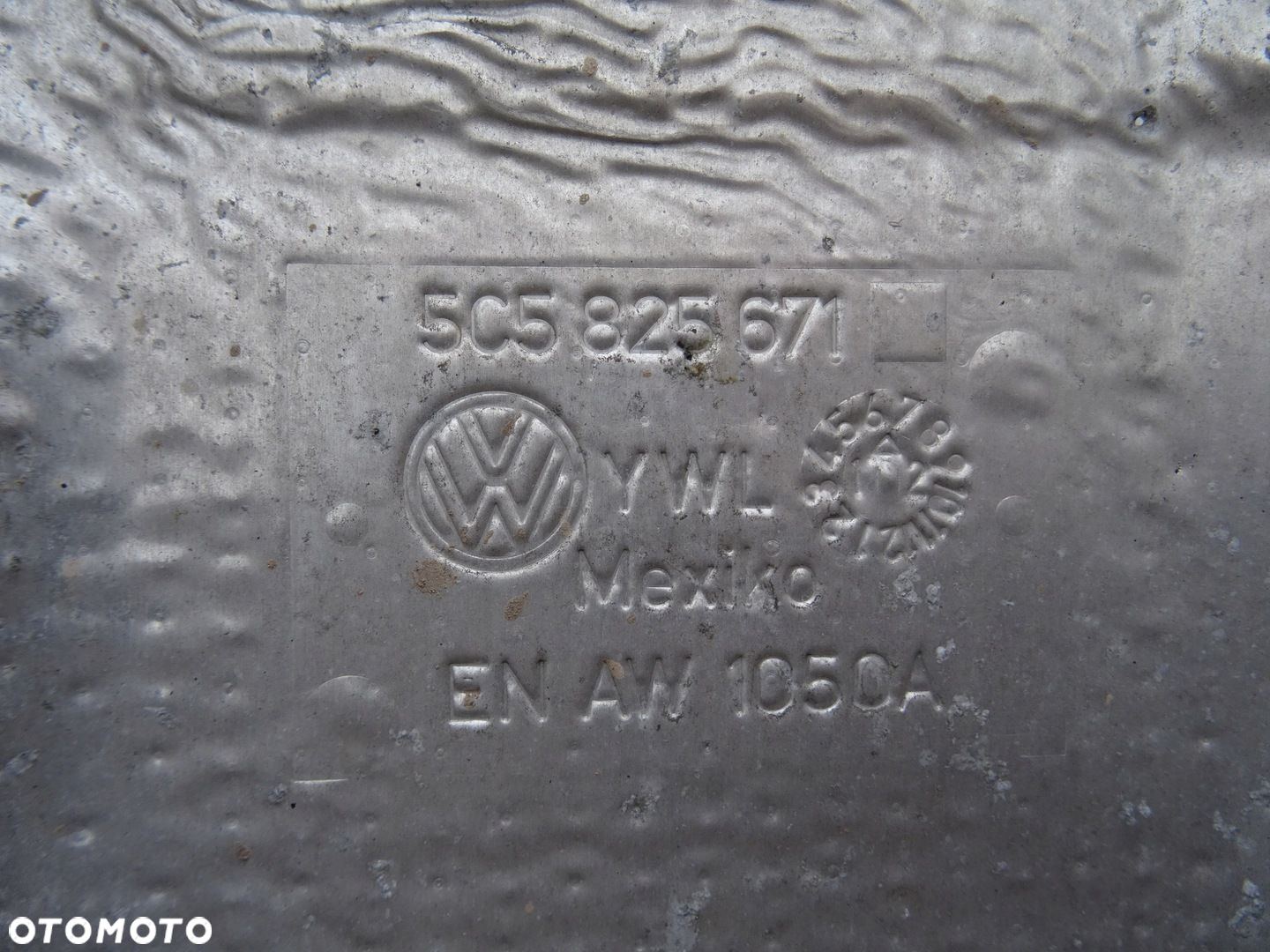 VW NEW BEETLE 5C OSŁONA TERMICZNA TUNELU 5C5825671 - 5