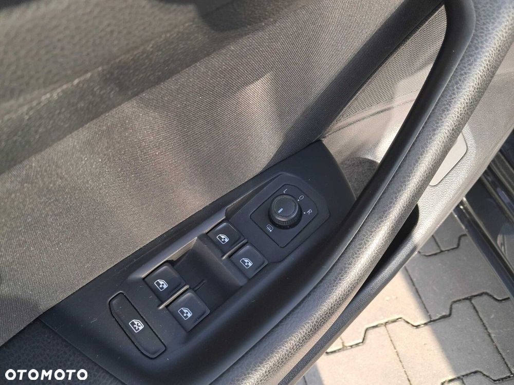 Volkswagen Passat Variant - 21