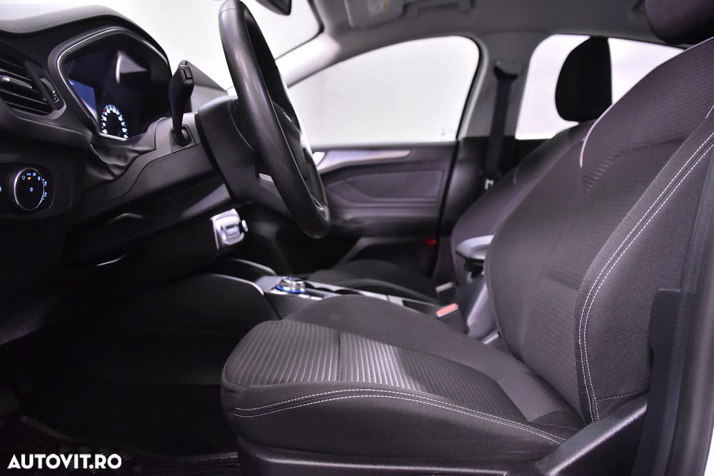 Ford Focus - 22