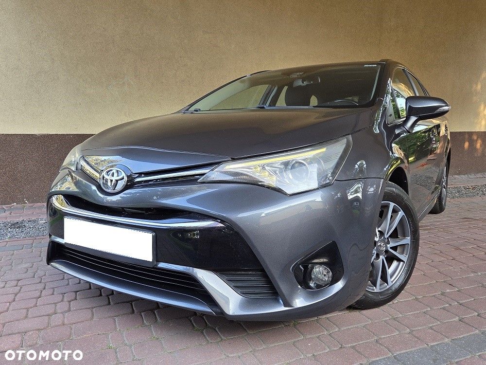 Toyota Avensis 1.8 Comfort - 4