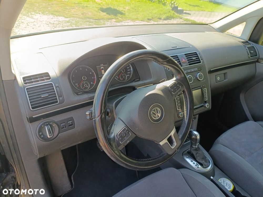 Volkswagen Touran 1.4 TSI Comfortline DSG - 11