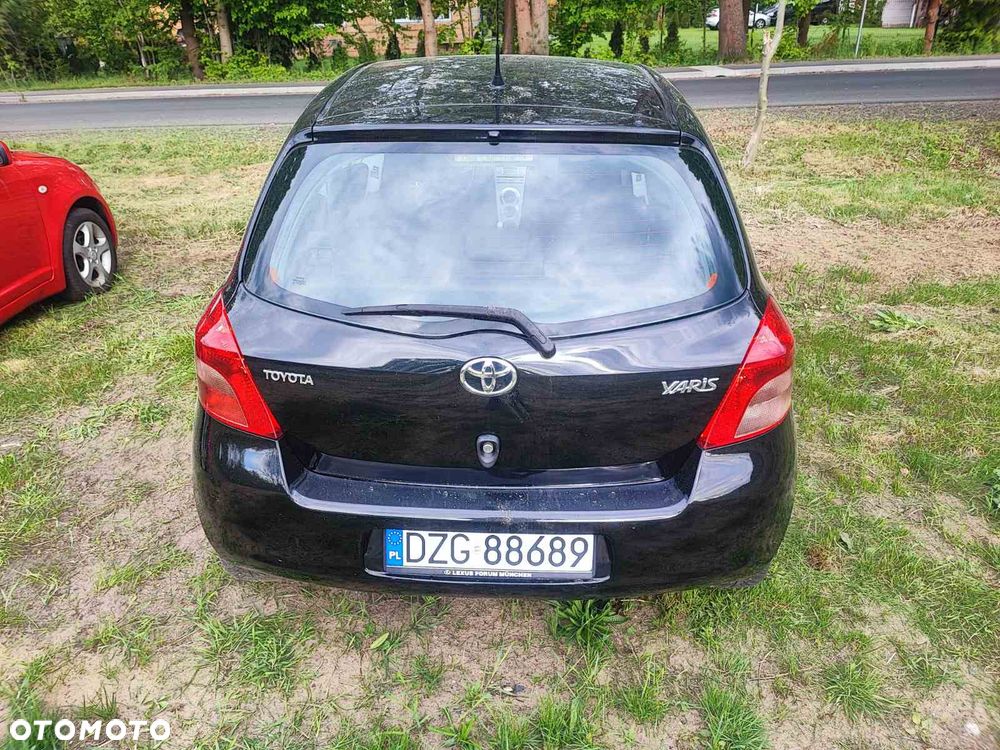 Toyota Yaris 1.3 Sol - 4