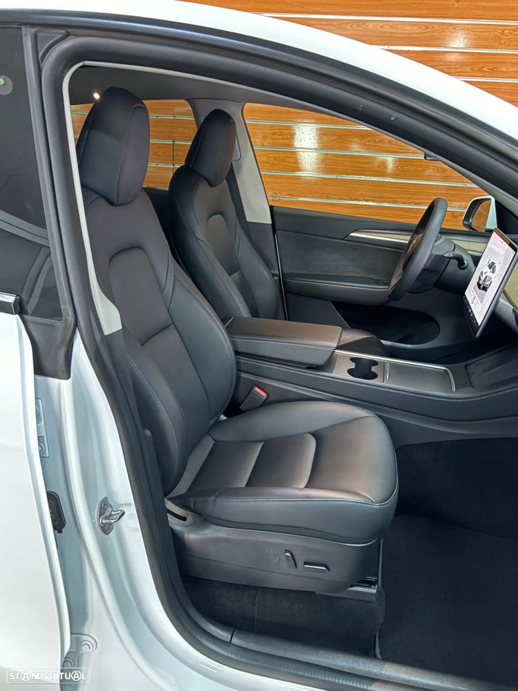 Tesla Model Y RWD - 12