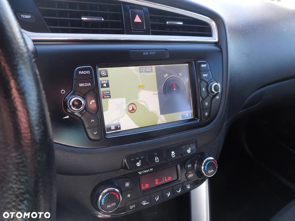 Kia Ceed 1.6 CRDi 136 ISG Dream Team Edition - 24