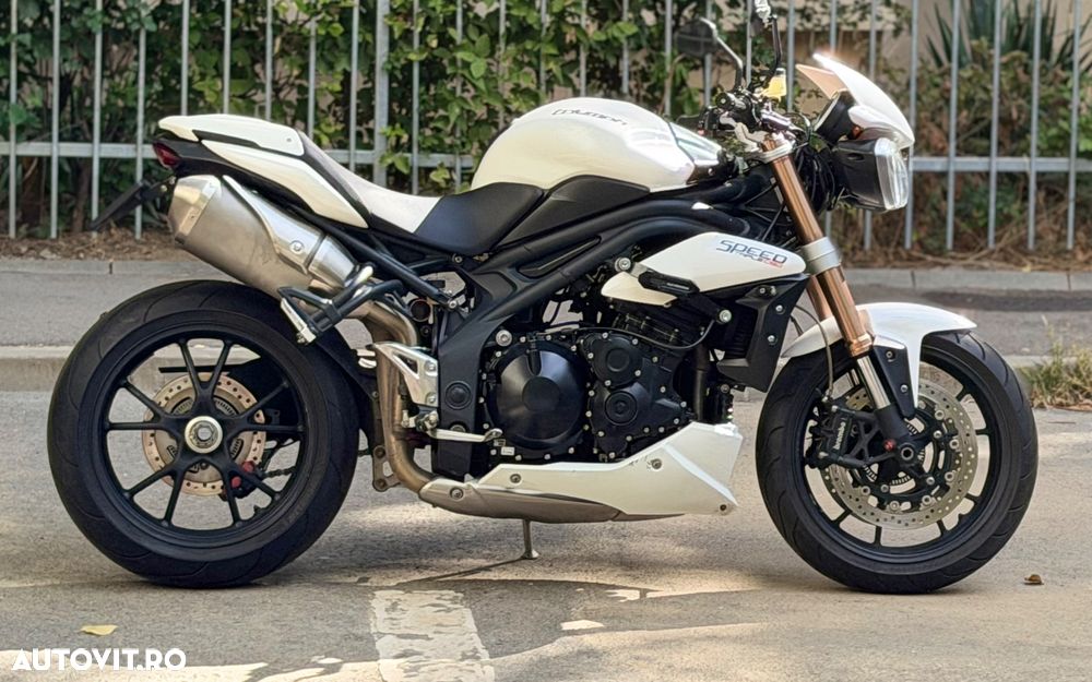 Triumph Speed Triple S - 1