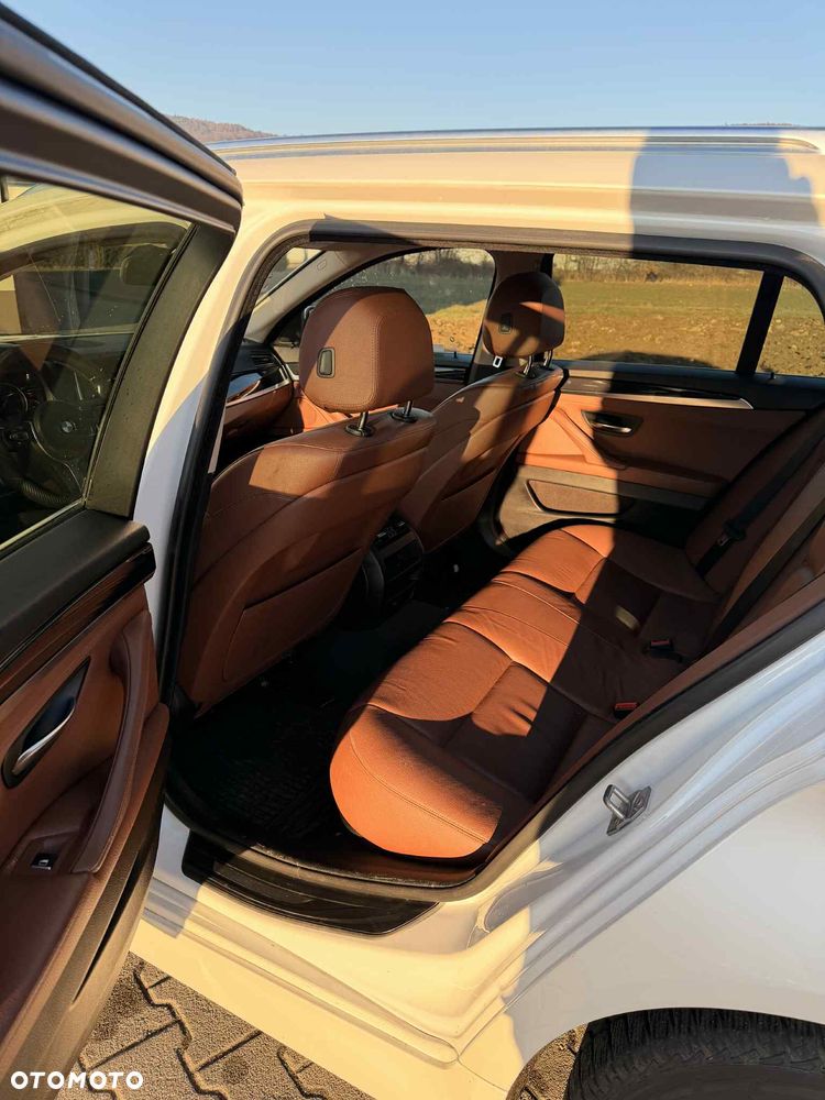 BMW Seria 5 520d xDrive - 6