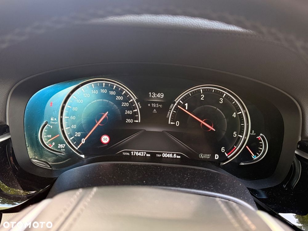 BMW Seria 5 520d xDrive Luxury Line sport - 34