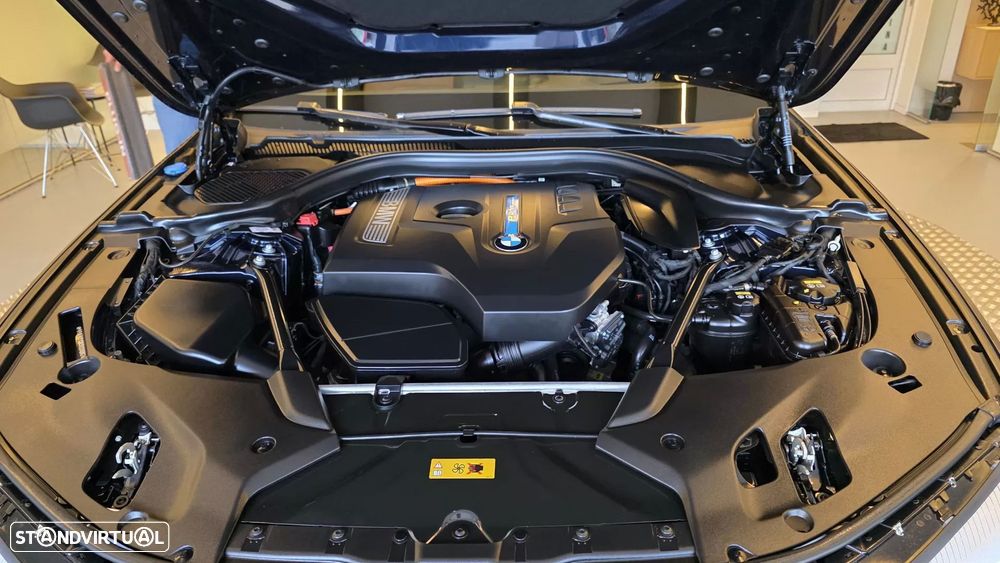 BMW 530 e iPerformance Line Luxury - 28