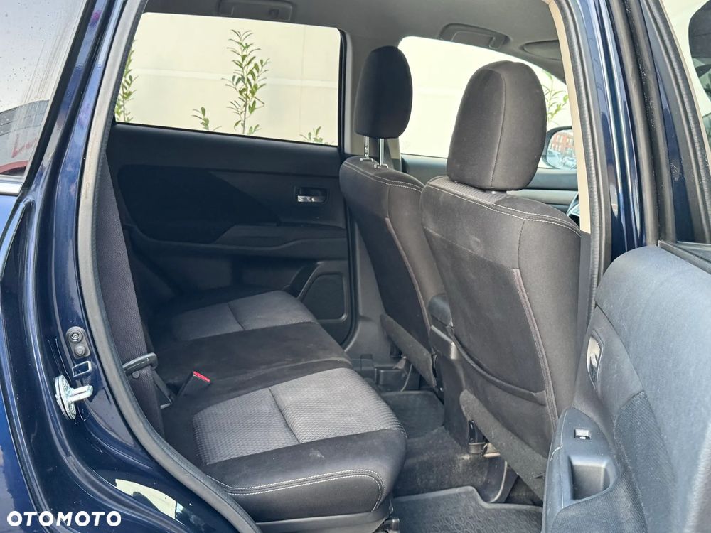 Mitsubishi Outlander 2.2 DI-D Intense + SDA 4WD - 39