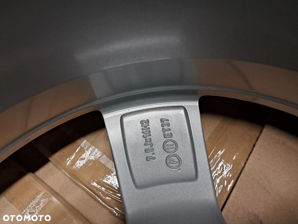 NOWE Felgi aluminiowe 7,5x16 Audi 4G0071496 - 2
