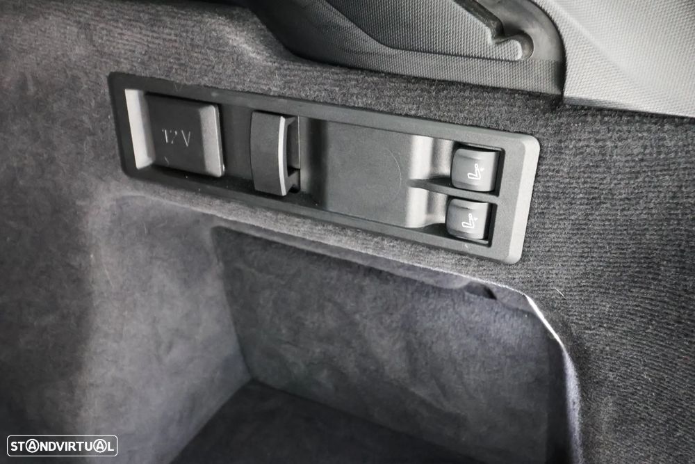 BMW 320 e Pack Desportivo M Auto - 30