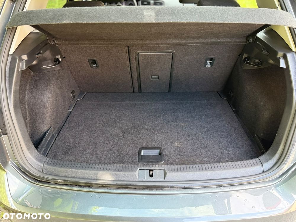 Volkswagen Golf - 10