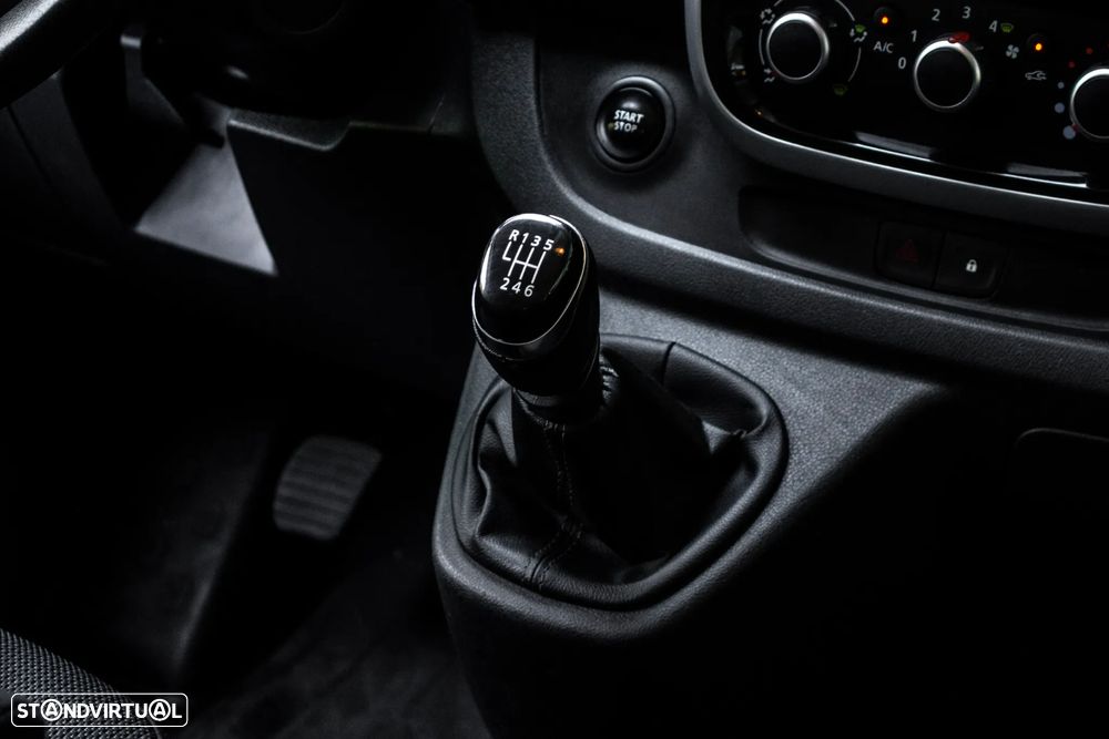 Renault Trafic 2.0 Blue dCi L1 Equilibre - 32