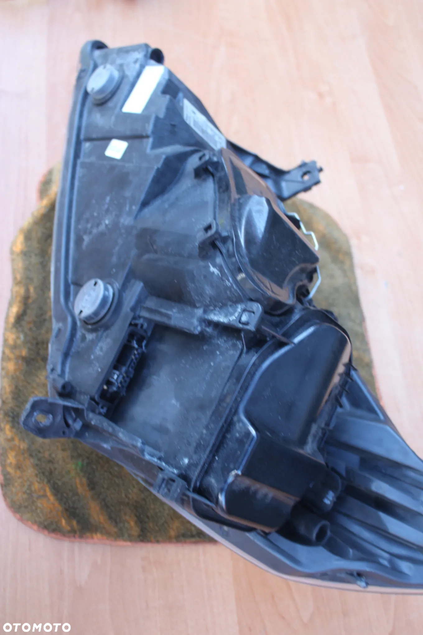 LAMPA PRAWA PRZÓD PRZEDNIA PRAWA JASNA BI-XENON SKRĘTNY OPEL VECTRA C SIGNUM LIFT EUROPA 13170934 IGŁA - 13